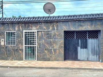 Casa à Venda