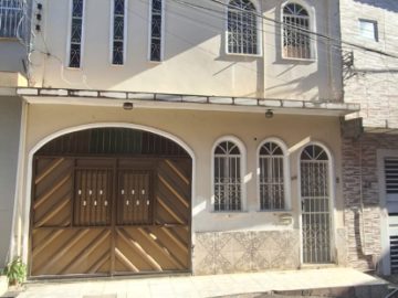 Casa à Venda